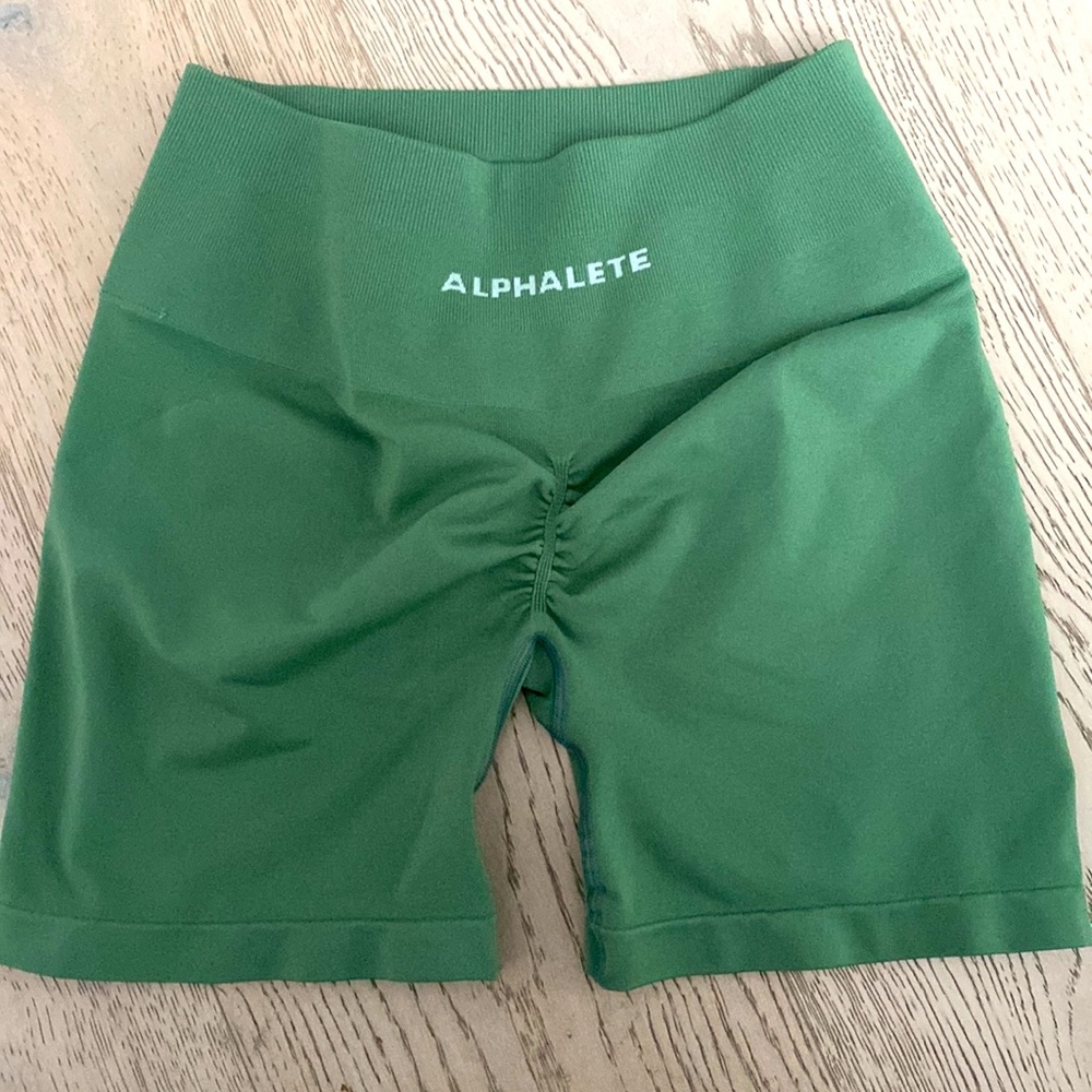 Alphalete amplify shorts jade size M